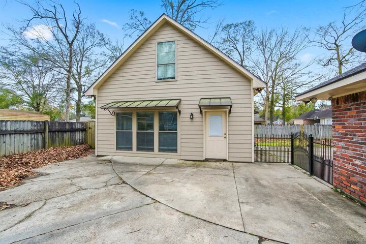 Property Photo: 17036 Evergreen Hills Ave LA 70739