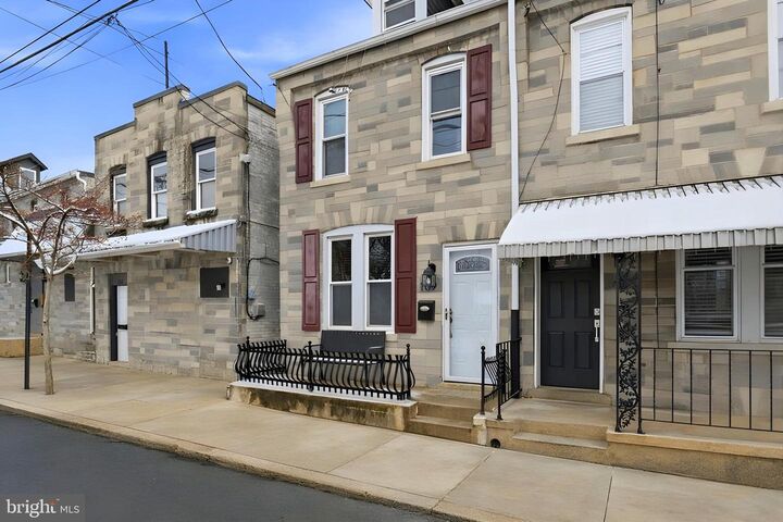 Property Photo:  109 Fairview Avenue  PA 17603 