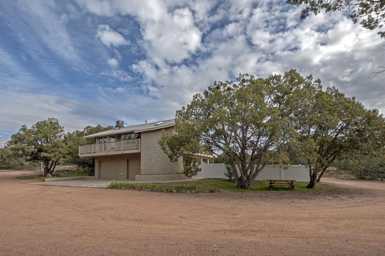 Property Photo:  908 N Whitehouse Drive  AZ 85541 
