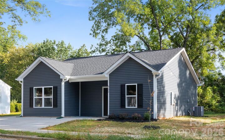 Property Photo:  2004 Juniper Drive  NC 28269 