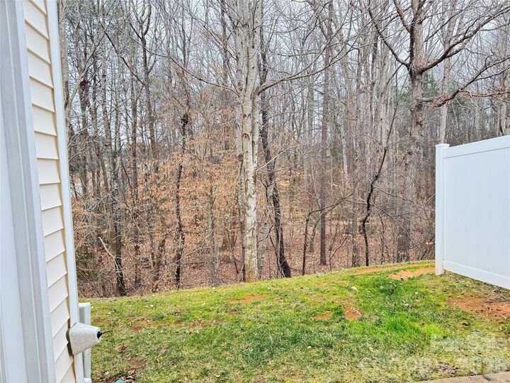 Property Photo:  7948 Mariners Pointe Circle  NC 28037 