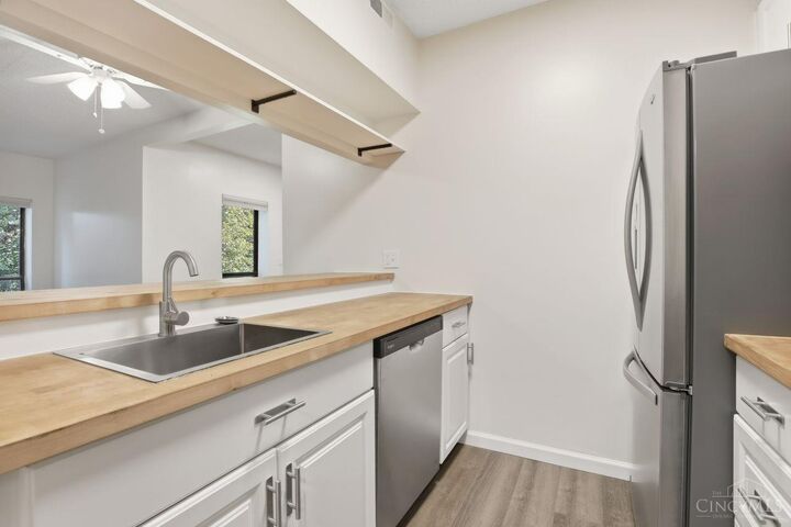 Property Photo: 2121 Sutton Avenue OH 45230