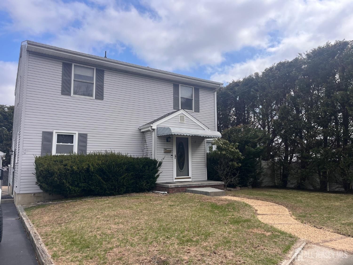 Property Photo:  12 Burlew Place  NJ 08859 