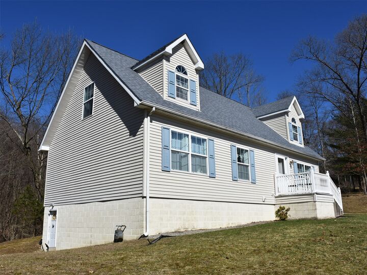 Property Photo:  906 Erie Street  PA 16433 