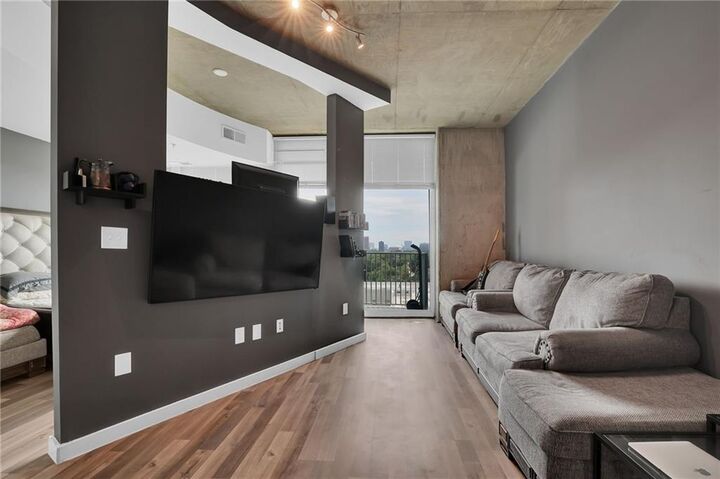 Property Photo: 361 17th Street 1121 GA 30363