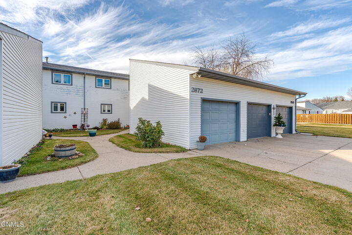 Property Photo:  2872 Warwick Loop  ND 58504 