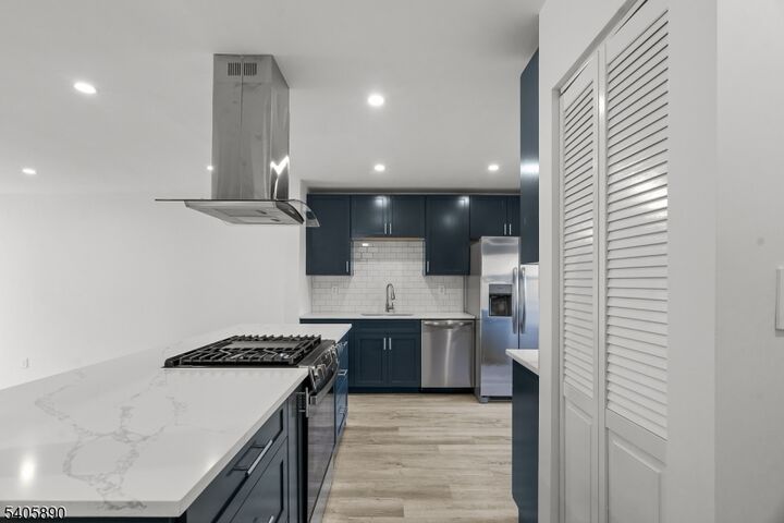 Property Photo:  243 Penns Way  NJ 07920 