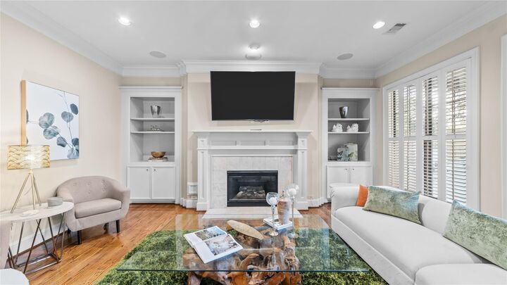 Property Photo:  2632 Robinhood Street  TX 77005 