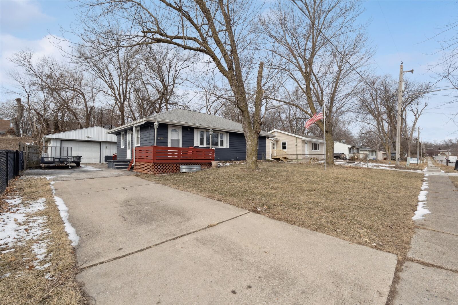 Property Photo:  7460 Southview Drive  IA 50315 