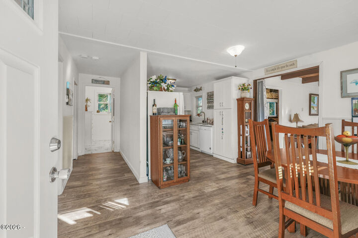 Property Photo:  1705 NW 22nd Street  OR 97367 