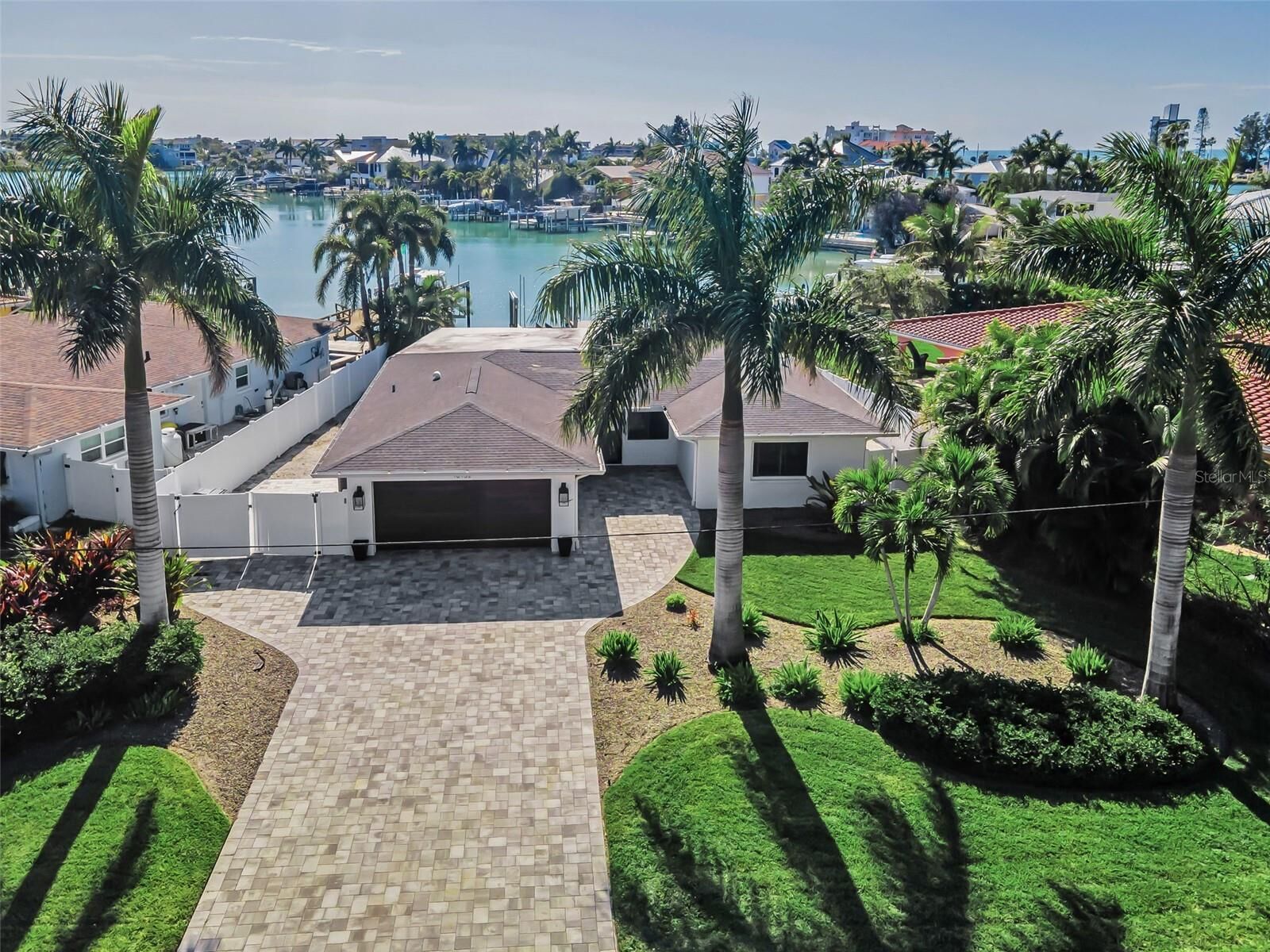 Property Photo:  10132 Yacht Club Drive  FL 33706 