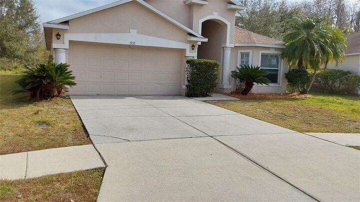 Property Photo:  1932 Grenville Court  FL 33543 