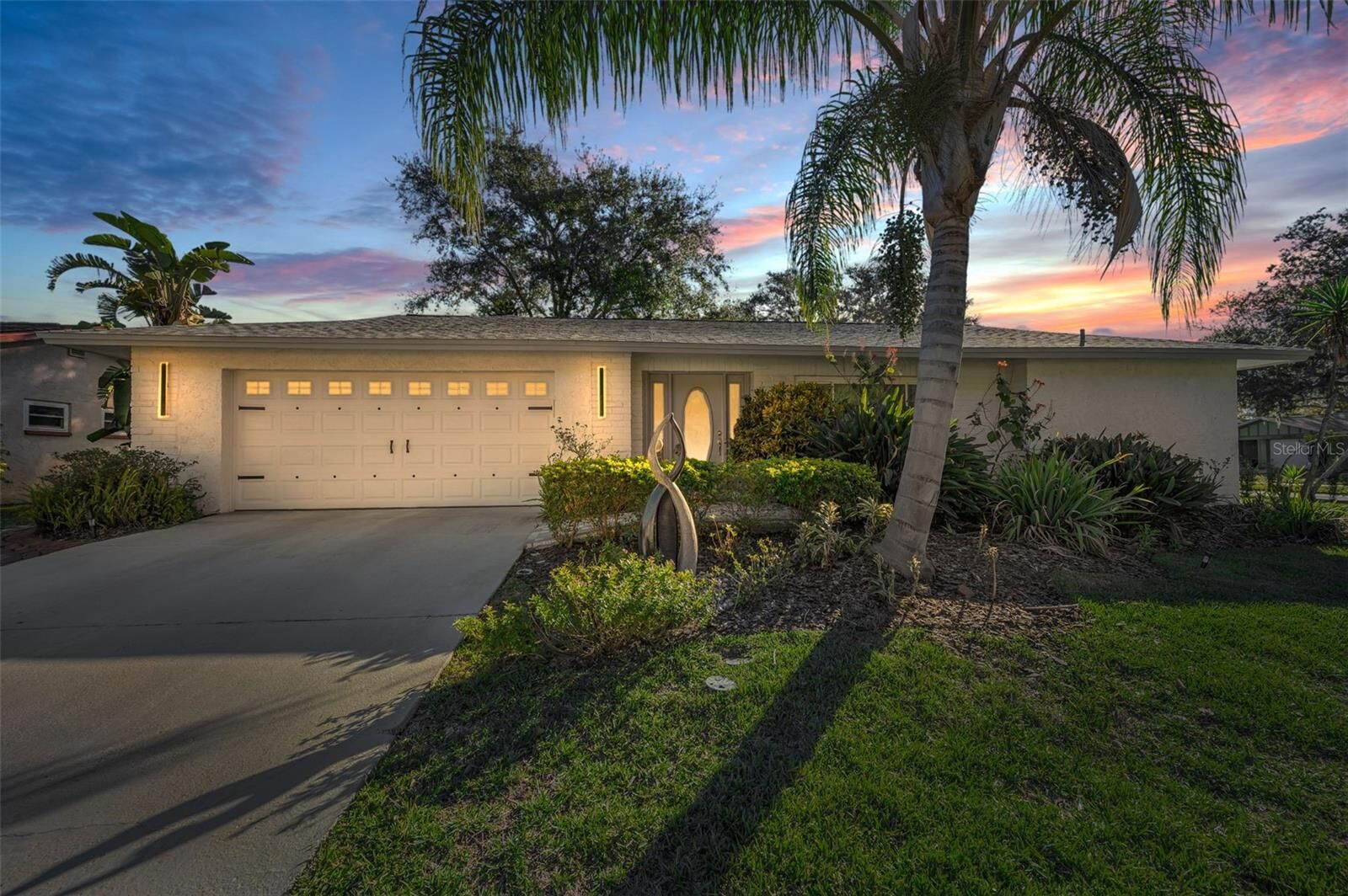 Property Photo:  1137 Lanyard Street  FL 34685 