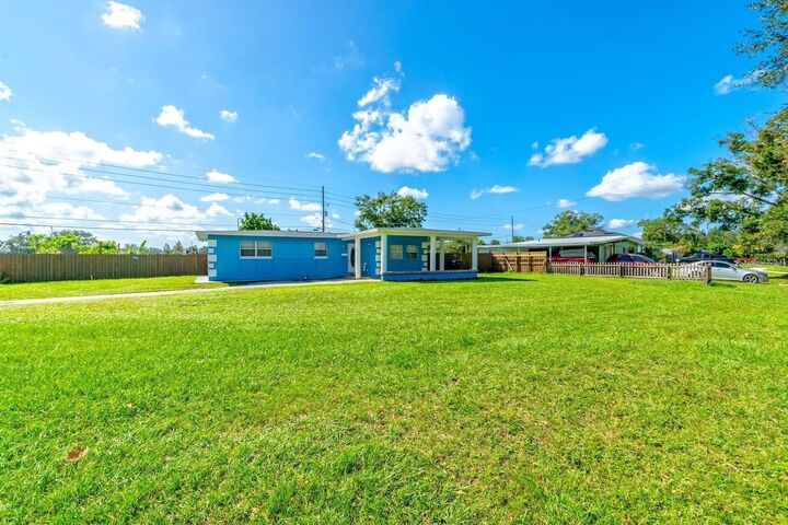 Property Photo:  804 Engel Drive  FL 32807 