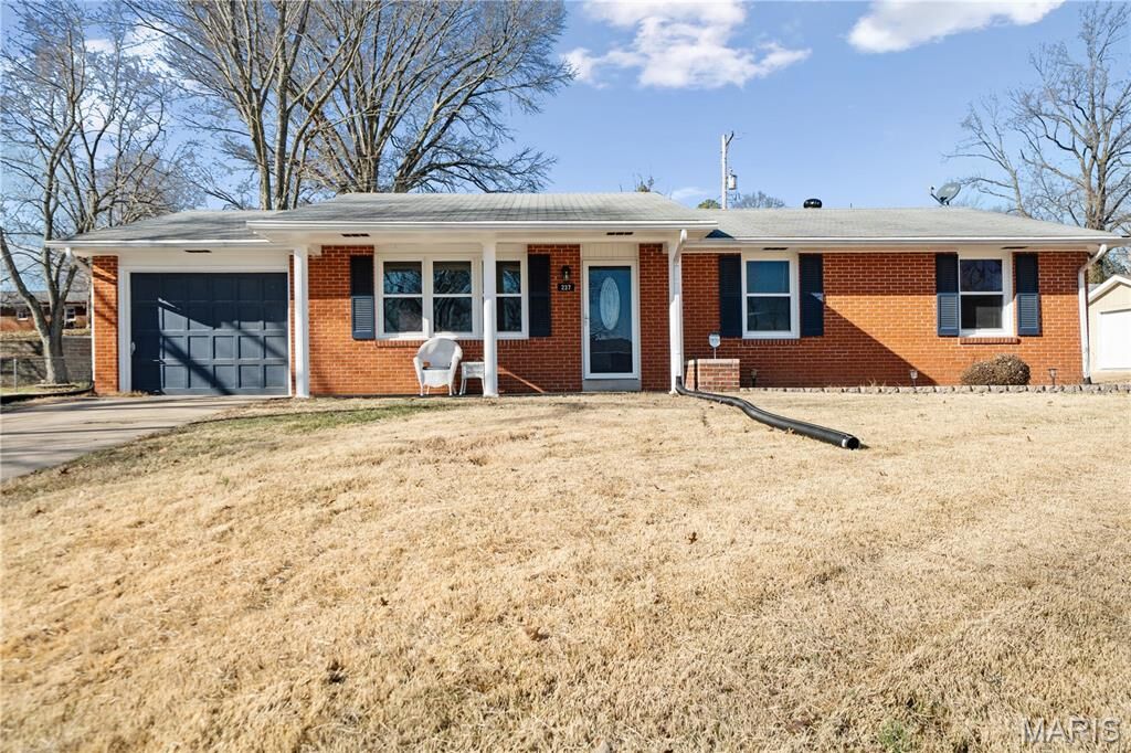 Property Photo: 237 Barberry Street MO 63703