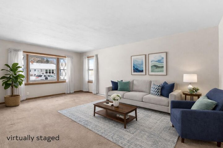 Property Photo: 2136 Richmond Ave WI 54220