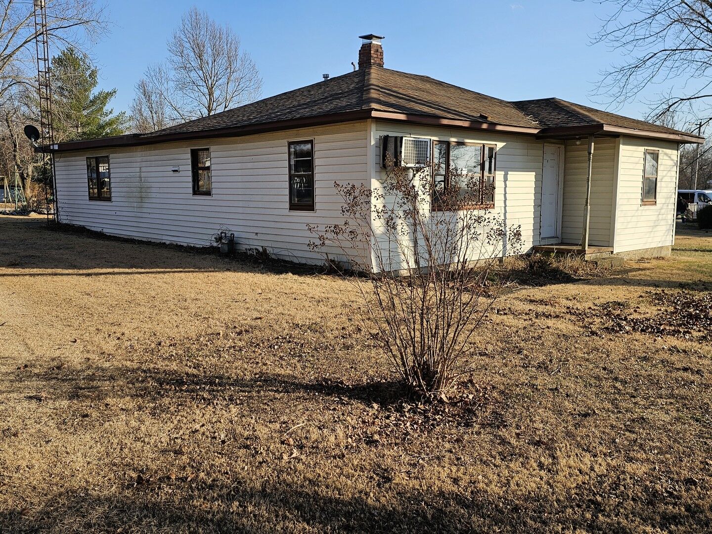 Property Photo:  607 S Broadway  IL 62894 