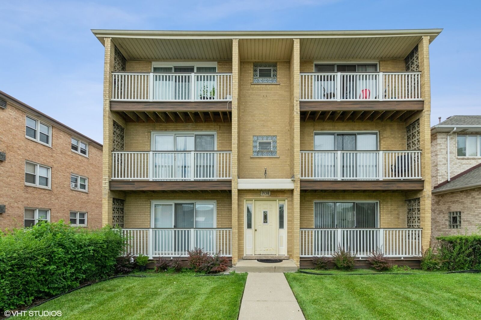 Property Photo:  7138 W 82nd Street 1E  IL 60455 