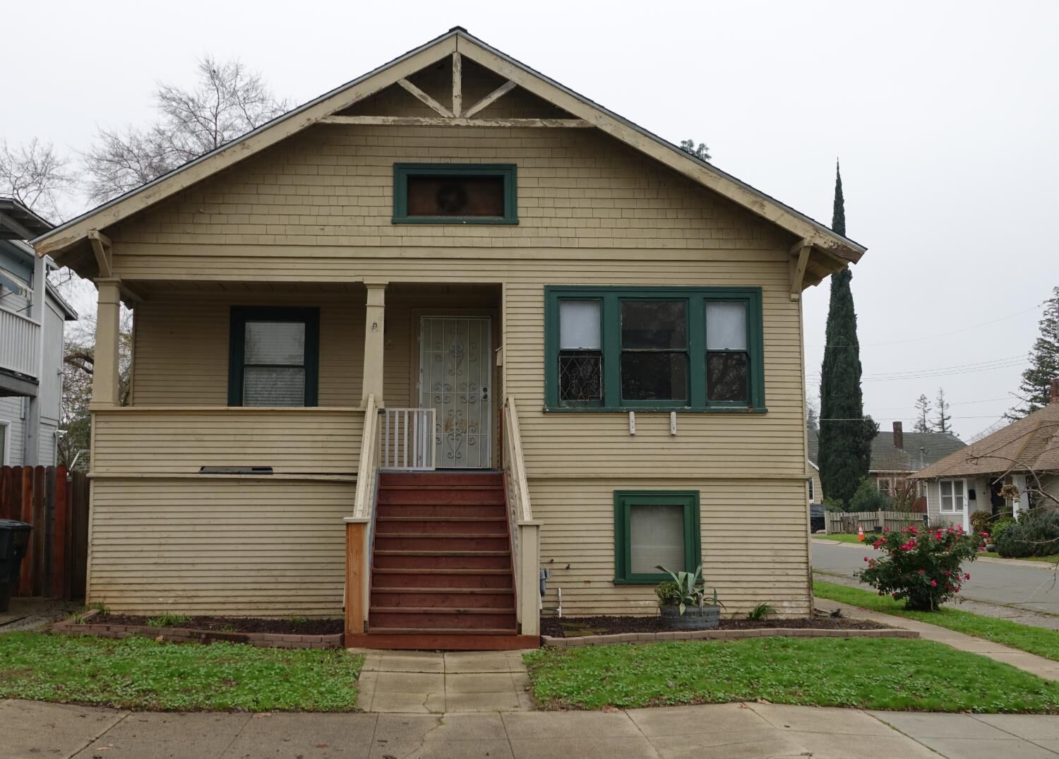 Property Photo:  3202 4th Avenue  CA 95817 