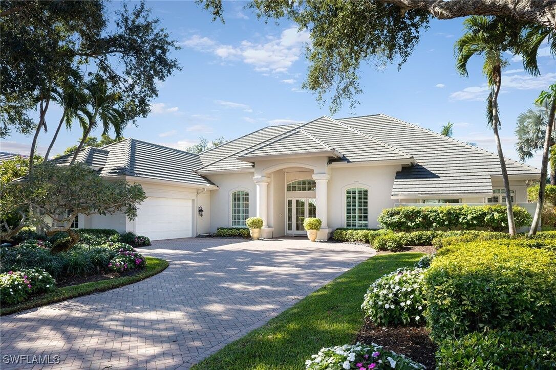 Property Photo:  6975 Greentree Drive  FL 34108 