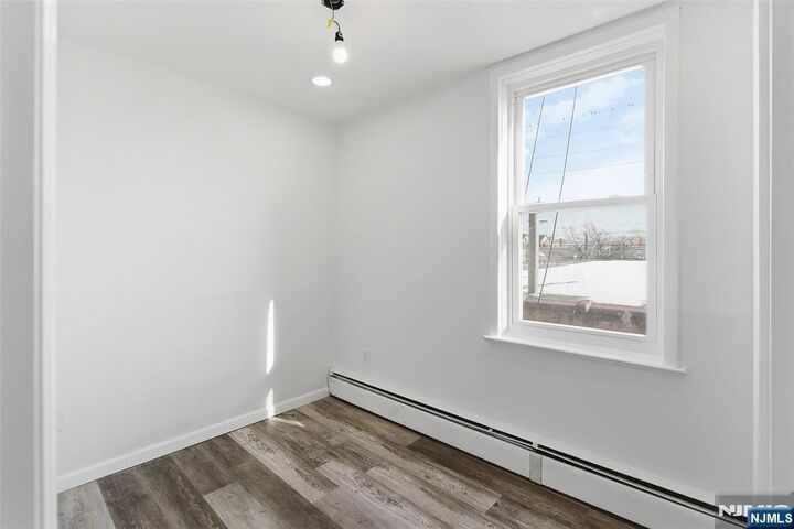 Property Photo:  280 Wilson Avenue 1R  NJ 07032 