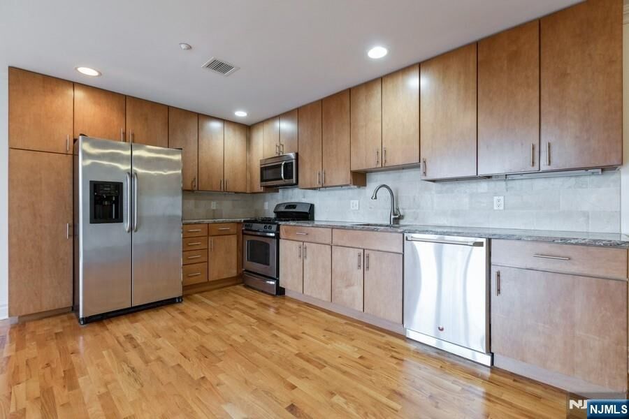 Property Photo:  17 Meadow Road 407  NJ 07070 