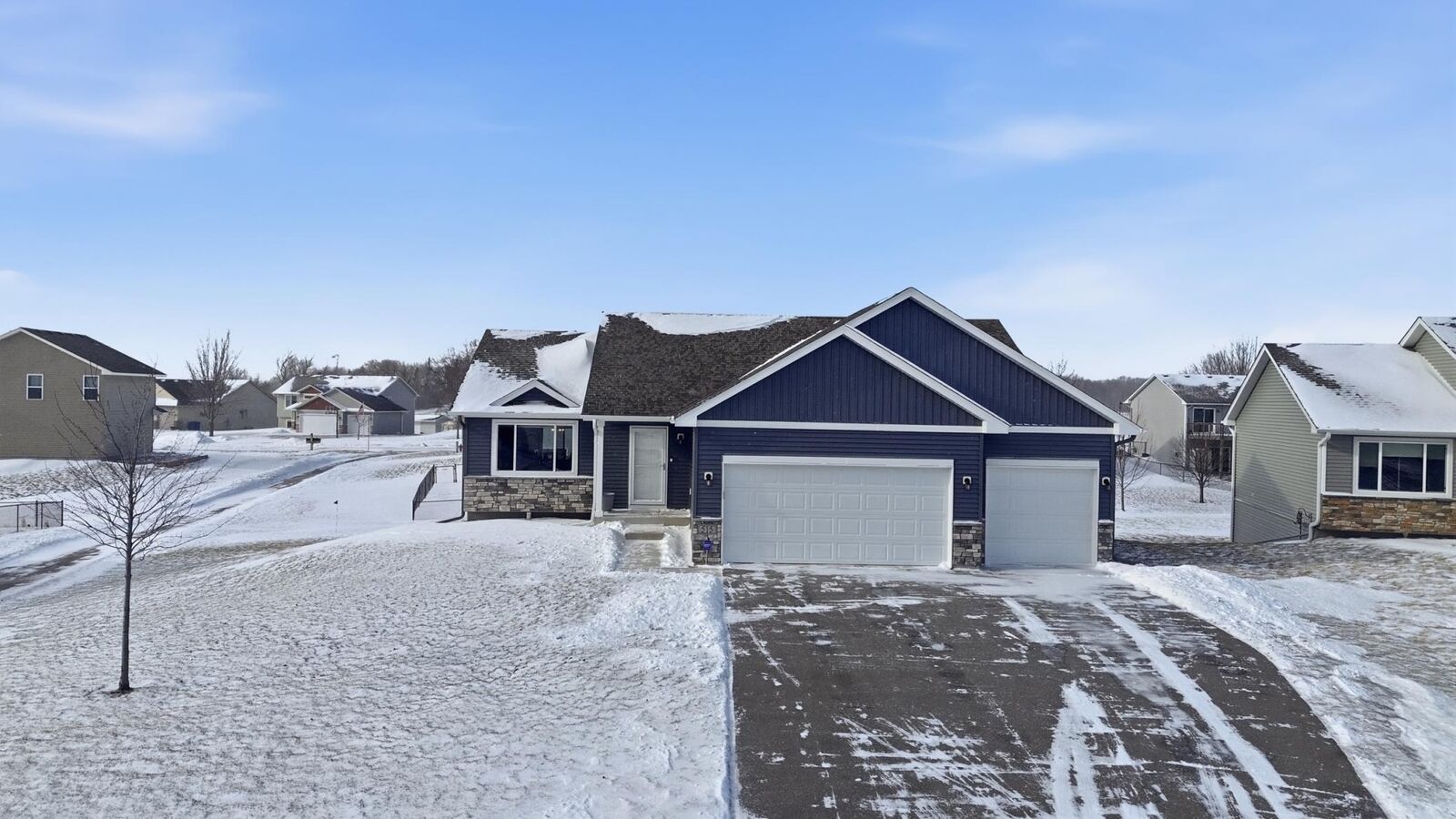 Property Photo:  515 Winkler Trail N  MN 55322 