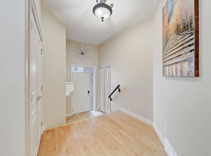 Property Photo:  308 Lineham Acres Drive NW  AB T1V 1W7 