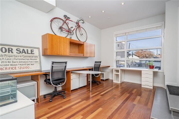 Property Photo:  1029 1 Avenue NE  AB T2E 9C6 