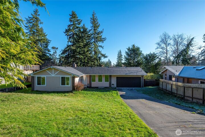 Property Photo:  2432  Hemenway Place  WA 98277 