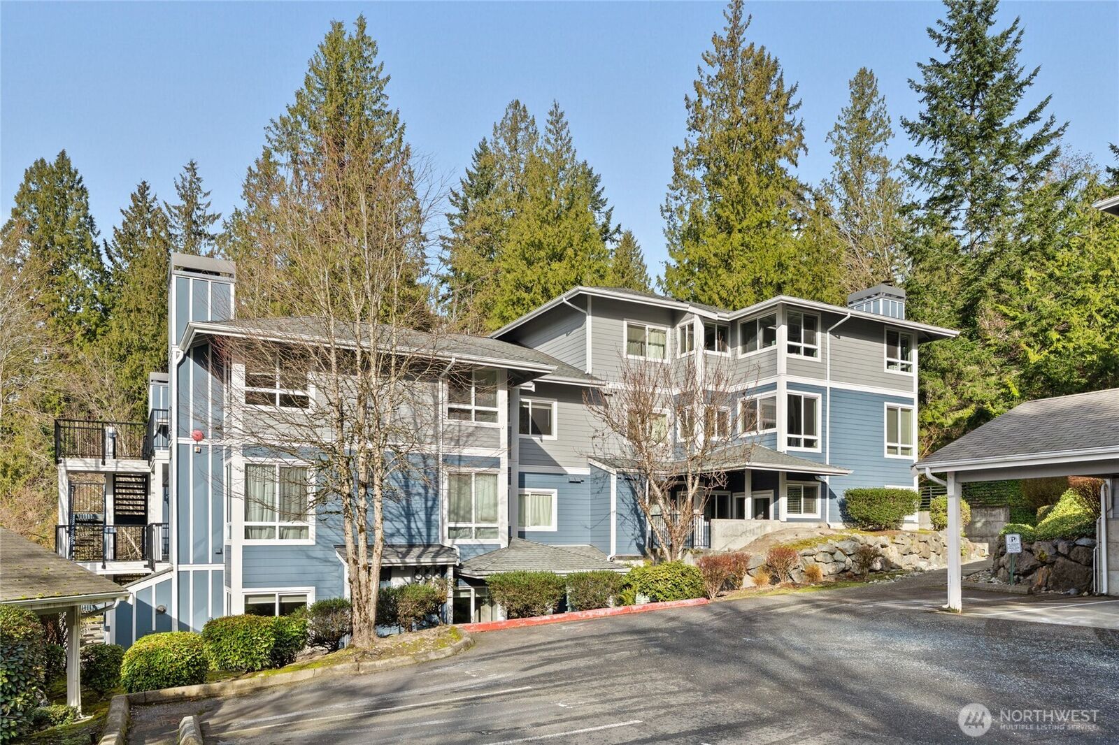 Property Photo:  3926  243rd Place SE H304  WA 98021 