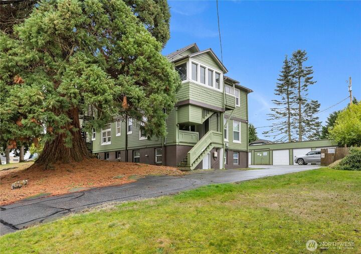 Property Photo:  3502  Norton Avenue  WA 98201 