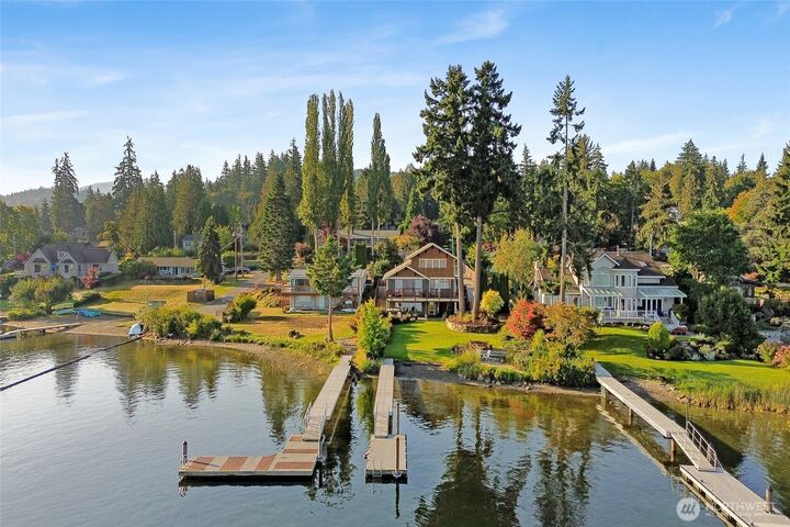 Property Photo:  4521  Wall Street  WA 98229 