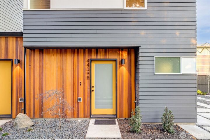 Property Photo: 4409 B S Holly Street WA 98118