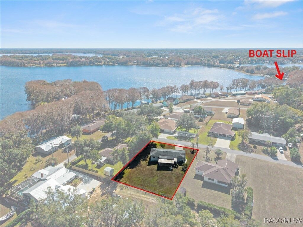 Property Photo: 412 Sunset Road FL 34453