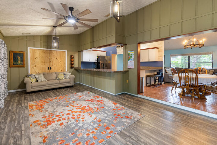 Property Photo:  418 SE Langfield Avenue  FL 34984 