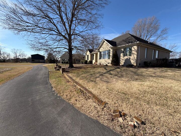 Property Photo:  277 Ben Thomas South Road  KY 42103 