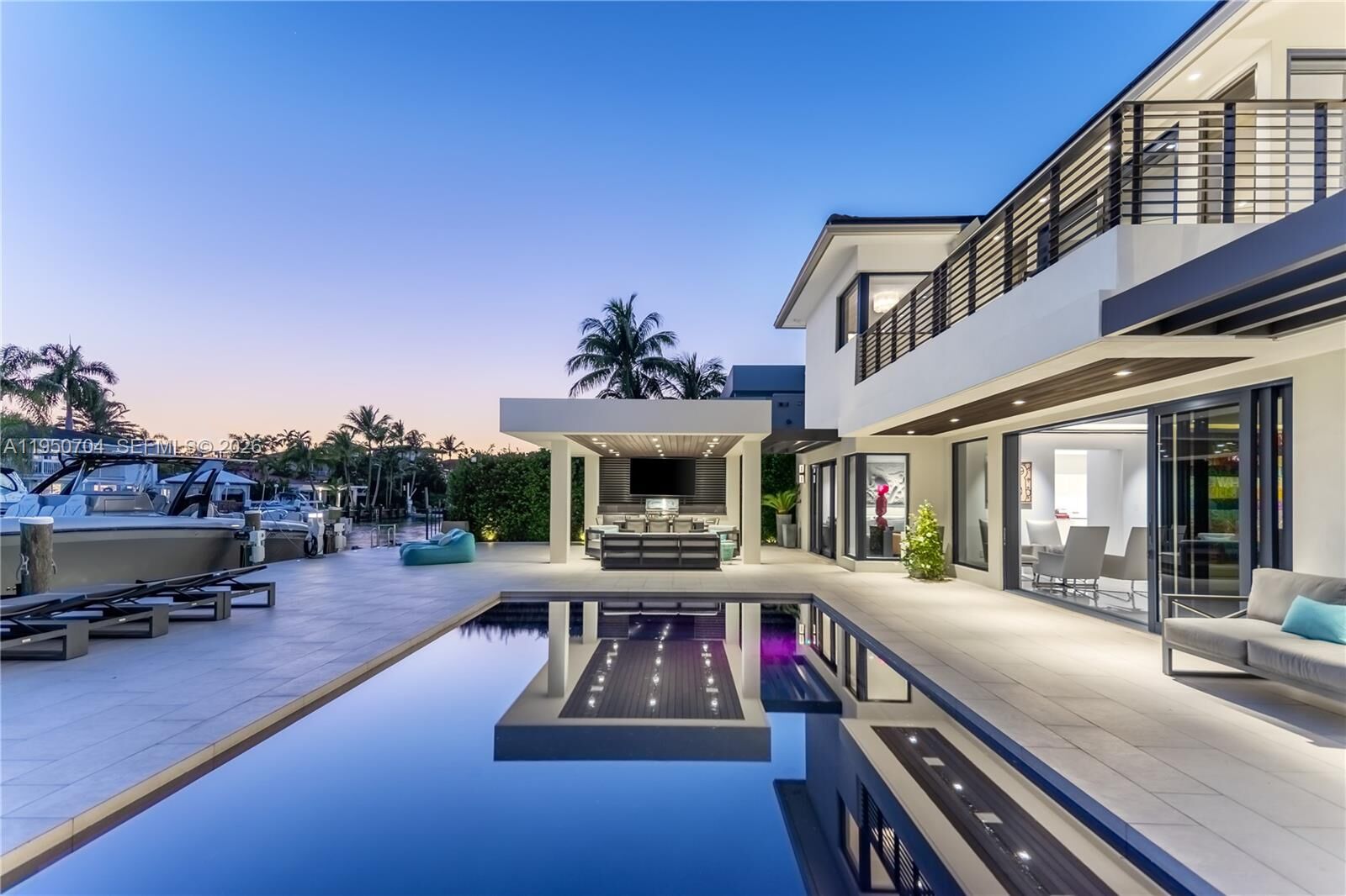 Property Photo:  2370 Bayview Ln  FL 33181 