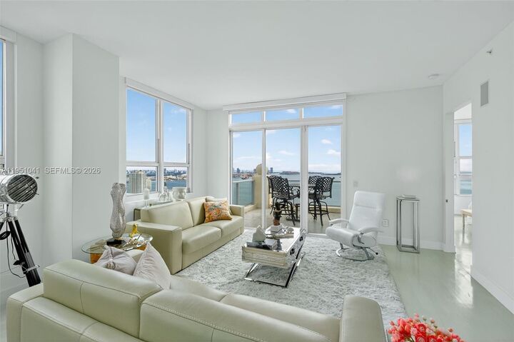 Property Photo: 1155 Brickell Bay Dr Ph210 FL 33131