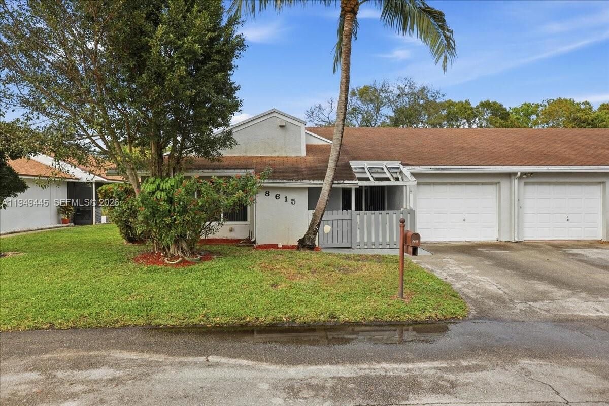 Property Photo:  8615 Bridle Path Ct  FL 33328 