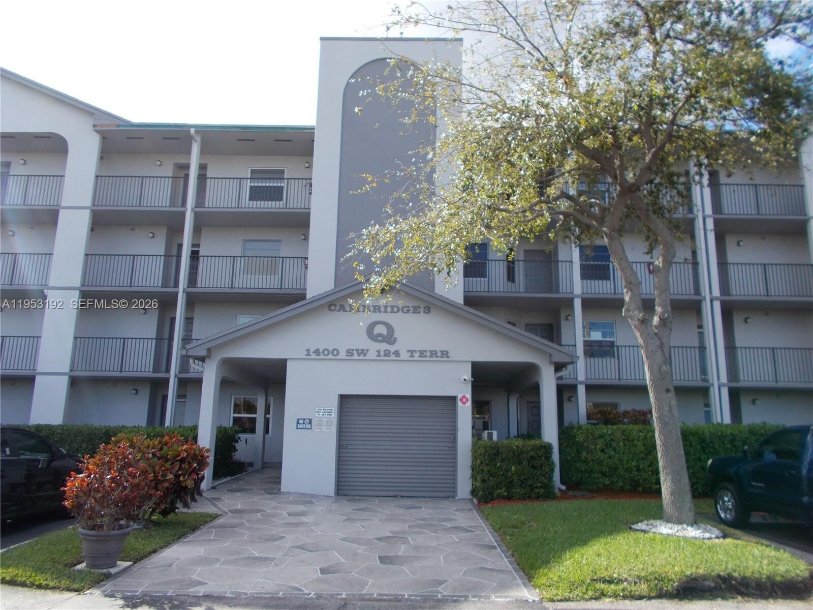 Property Photo:  1400 SW 124th Ter 111Q  FL 33027 