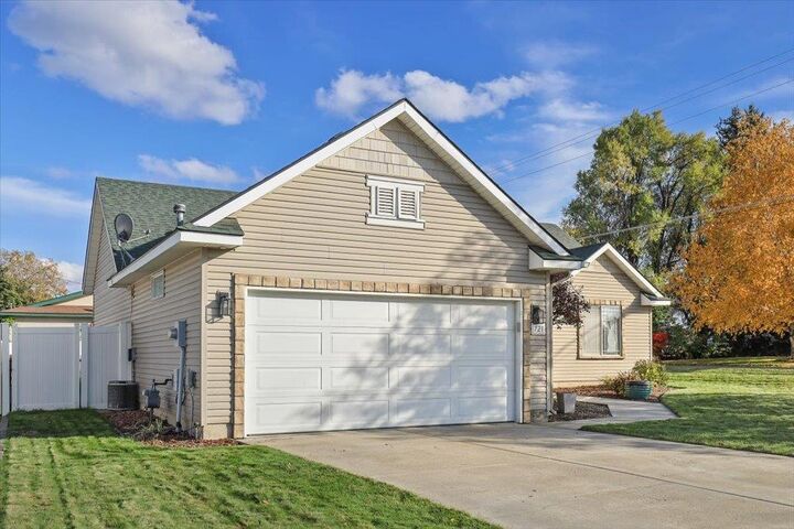 Property Photo:  721 S McMillan Rd  WA 99016 