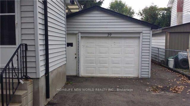 Property Photo:  39 Windsor Drive  ON L4A 7X3 