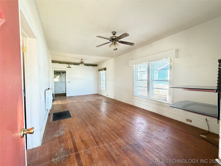 Property Photo: 409 S Bristow Avenue OK 74030
