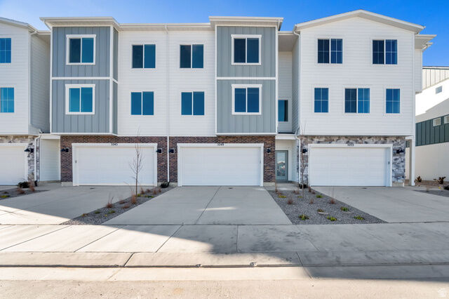 Property Photo: 5255 N Evergreen Way 211 UT 84005