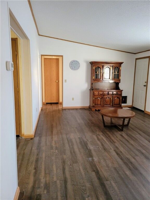 Property Photo:  826 Clover Ln  PA 15668 