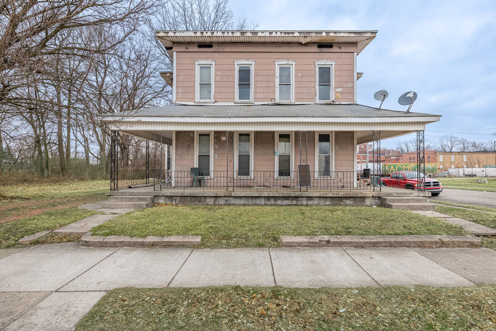 Property Photo:  302 W Pleasant Street  OH 45503 