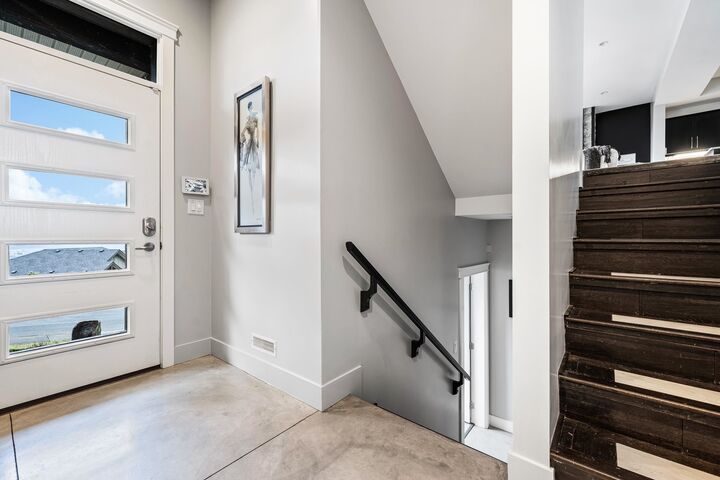 Photo de la propriété:  5480 Maclachlan Place  BC V2R 0P3 