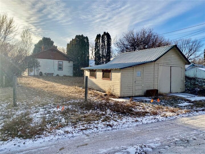 Property Photo: 373 N 4th Ave MT 59327