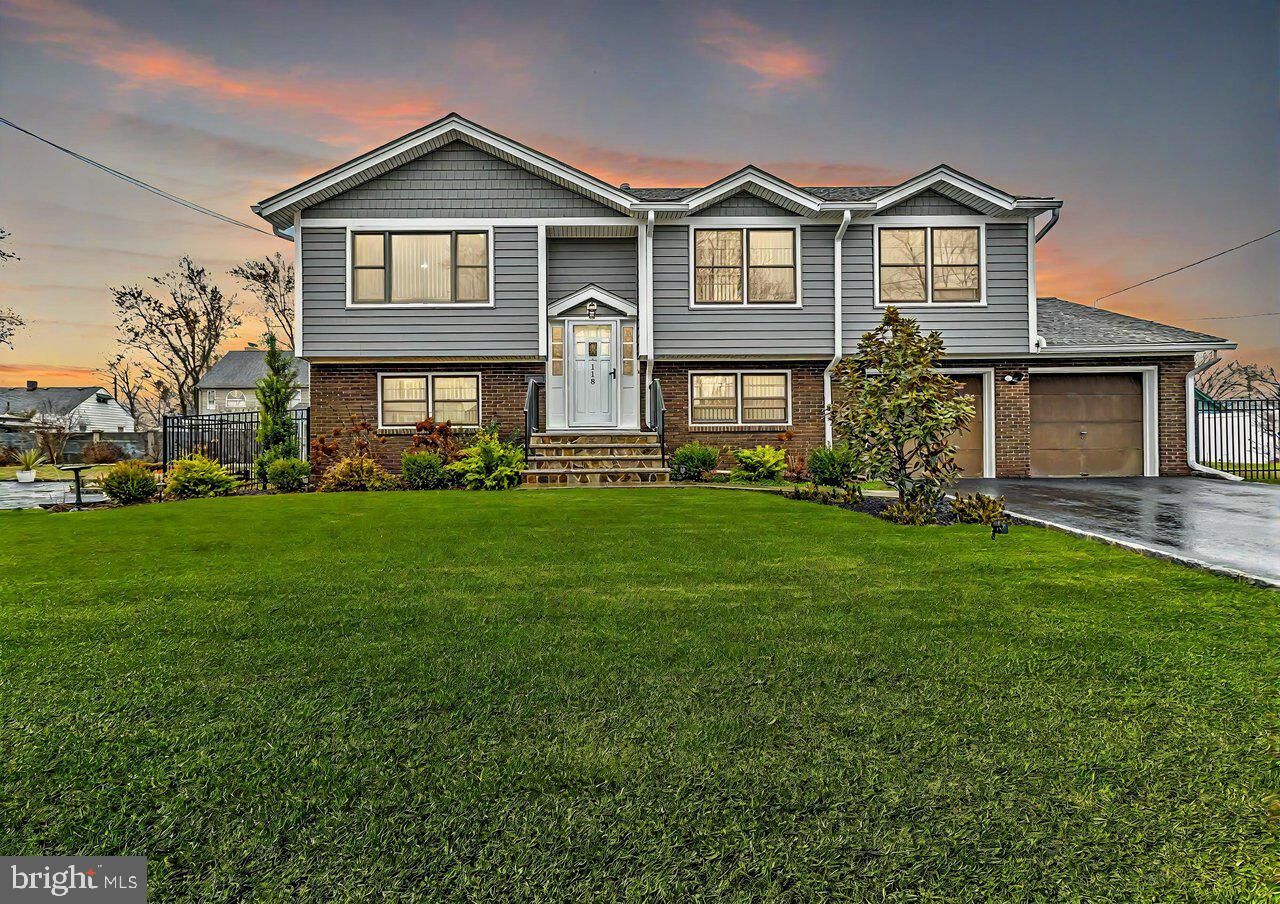 Property Photo:  118 Arlington Avenue  NJ 07080 